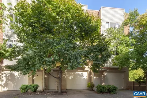 1013 Linden Ave #M, Charlottesville, VA 22902