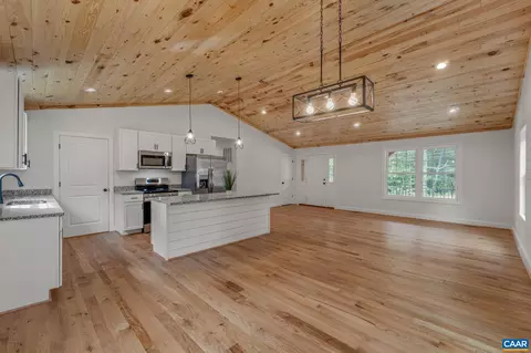 344 George James Loop, Radiant, VA 22732 photo 16