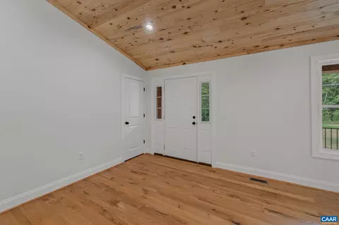 344 George James Loop, Radiant, VA 22732 photo 14
