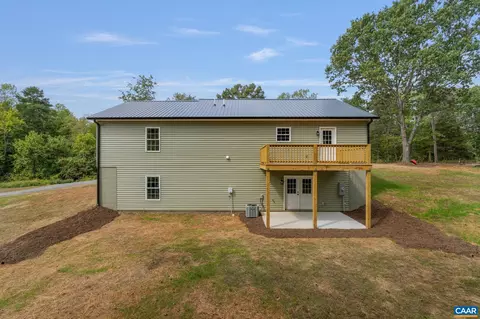 344 George James Loop, Radiant, VA 22732 photo 5