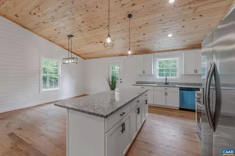 344 George James Loop, Radiant, VA 22732 photo 19