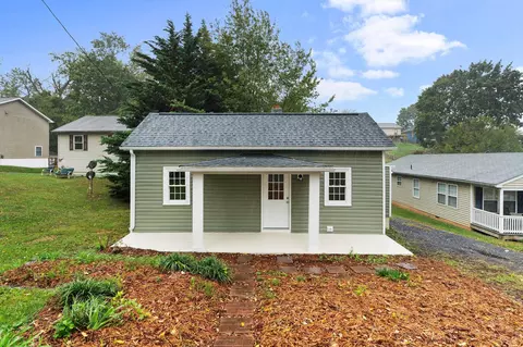 112 Guy St, Staunton, VA 24401