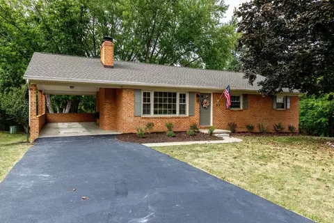 317 Sussex Dr, Staunton, VA 24401