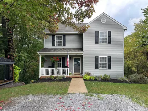 45 Seymour Cir, Staunton, VA 24401
