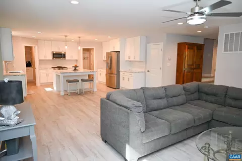 9 Sassafras Rd, Palmyra, VA 22963 photo 6