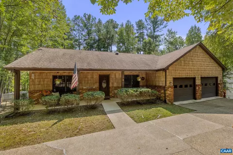 9 Barkley Ln, Palmyra, VA 22963