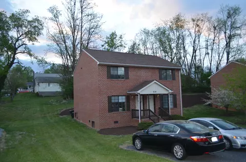 628 630 D St, Staunton, VA 24401