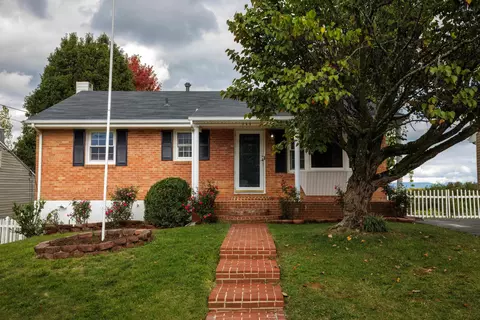 309 Ridge Rd, Staunton, VA 24401