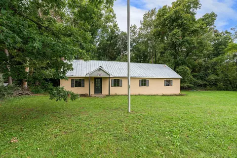 101 Crimora Mine Rd, Crimora, VA 24431