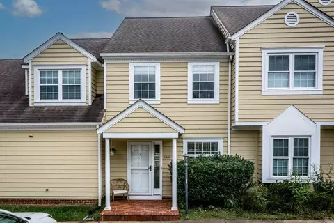 1327 Le Parc Ter, Charlottesville, VA 22901