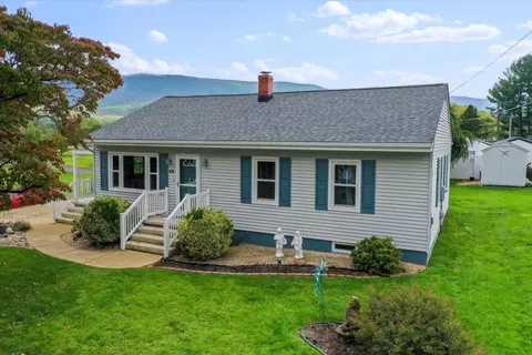 103 S Whissen St S, Edinburg, VA 22824