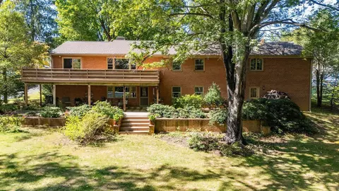 1250 Chatham Rd, Waynesboro, VA 22980