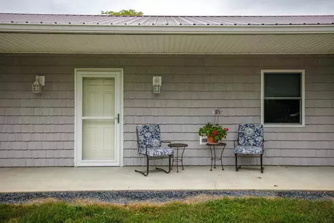 232 Old Back Rd, Raphine, VA 24472 photo 3