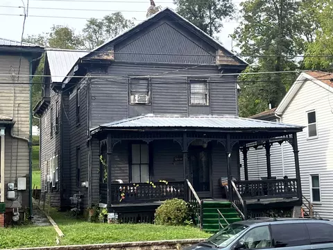 911 Stuart St, Staunton, VA 24401