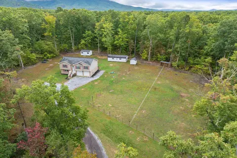 349 Thorofare Rd, Crimora, VA 24431