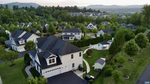 2012 Aspen Dr, Charlottesville, VA 22911 photo 2