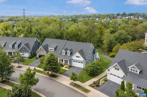 537 Trailside Dr, Charlottesville, VA 22911