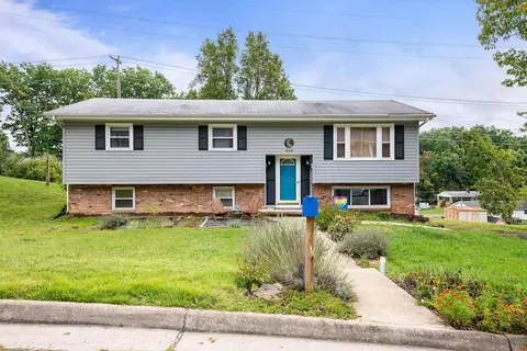826 Paul St, Staunton, VA 24401