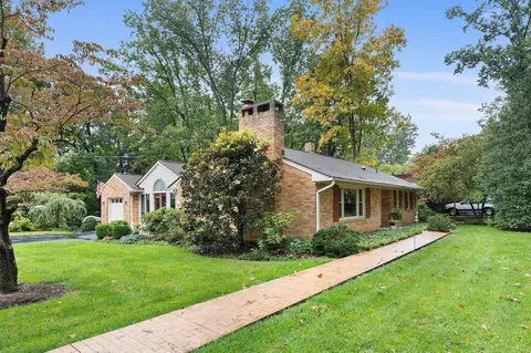 2000 Cherokee Rd, Waynesboro, VA 22980