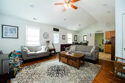 338 E Lee St E, Broadway, VA 22815 photo 3