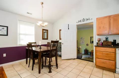338 E Lee St E, Broadway, VA 22815 photo 9