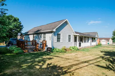 338 E Lee St E, Broadway, VA 22815