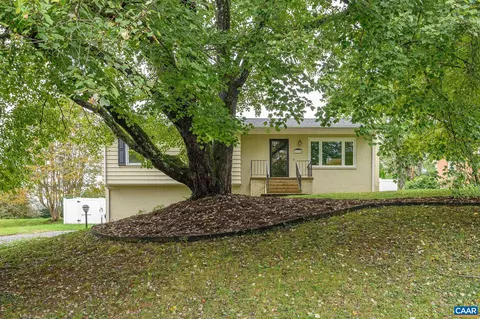 2215 Banbury St, Charlottesville, VA 22901