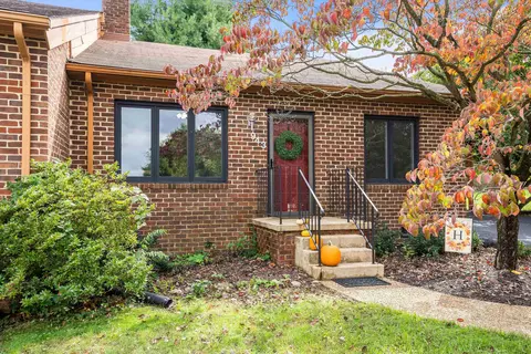 943 Rosedale Dr, Harrisonburg, VA 22801