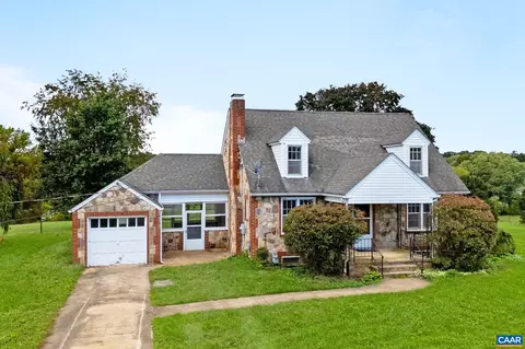 211 Stuart Ave, Stuarts Draft, VA 24477 photo 2