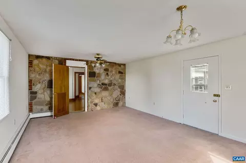 211 Stuart Ave, Stuarts Draft, VA 24477 photo 13