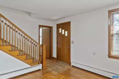 211 Stuart Ave, Stuarts Draft, VA 24477 photo 3