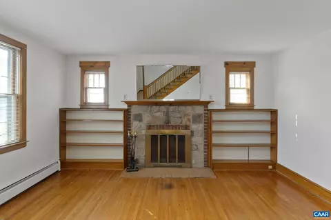 211 Stuart Ave, Stuarts Draft, VA 24477 photo 5