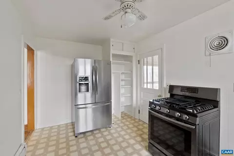 211 Stuart Ave, Stuarts Draft, VA 24477 photo 10