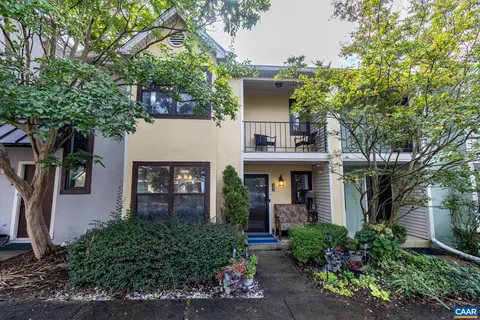 585 Pebblecreek Ct, Charlottesville, VA 22901