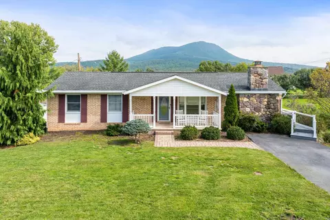 6450 E Donnagail Dr E, Penn Laird, VA 22846
