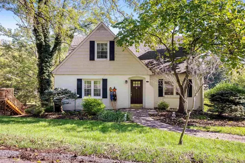 223 Wayt St, Staunton, VA 24401