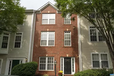 909 Bing Ln, Charlottesville, VA 22903