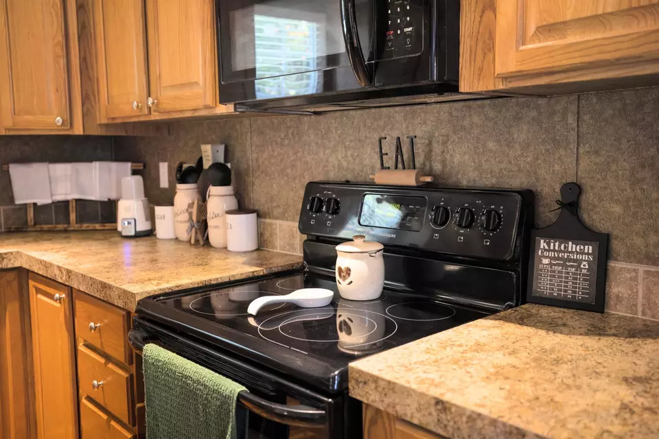  989 Georgia Ave, Waynesboro, VA 22980 photo 11