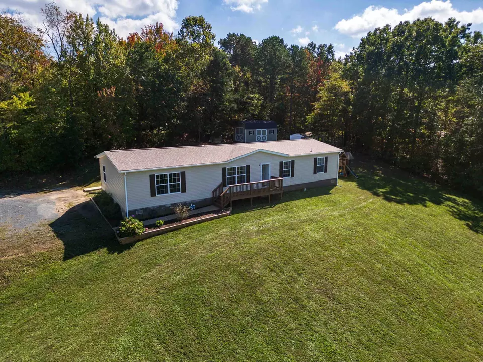  989 Georgia Ave, Waynesboro, VA 22980 photo 1