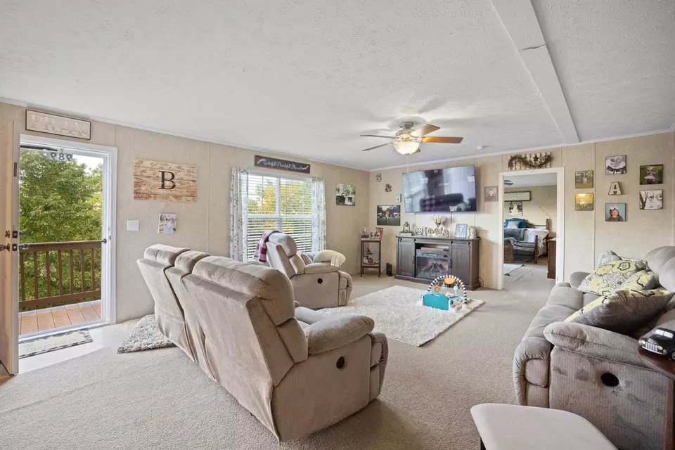  989 Georgia Ave, Waynesboro, VA 22980 photo 16