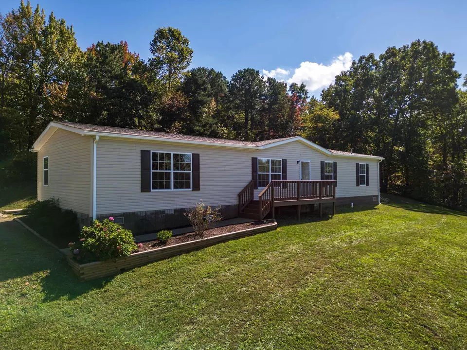  989 Georgia Ave, Waynesboro, VA 22980 photo 2