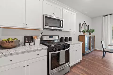 405 Stonewall Jackson Blvd, Staunton, VA 24401 photo 17