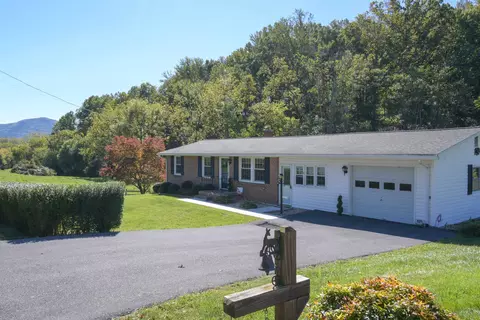 66 Sales Mill Rd, Fairfield, VA 24435