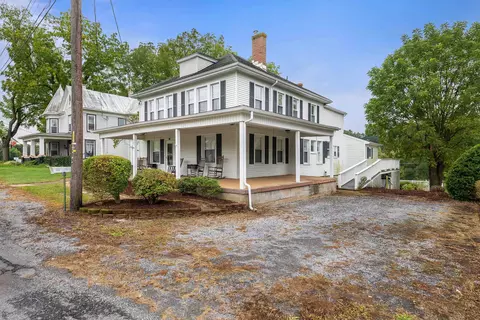 403 Long Ave, Shenandoah, VA 22849