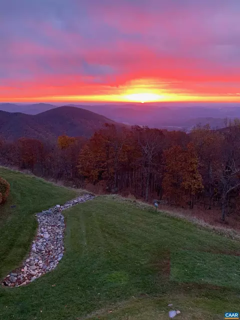 1813 High Ridge Ct Condos, Roseland, VA 22967
