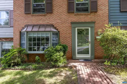 13 Georgetown Grn, Charlottesville, VA 22901