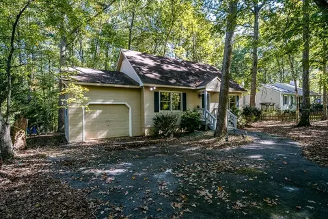 9 Axle Tree Rd, Palmyra, VA 22963