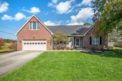 2404 Davis Rd, Waynesboro, VA 22980