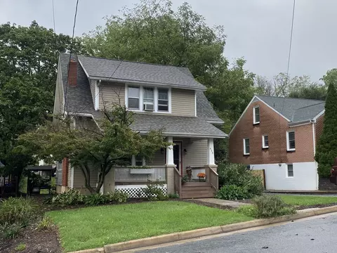 415 Hendren Ave, Staunton, VA 24401