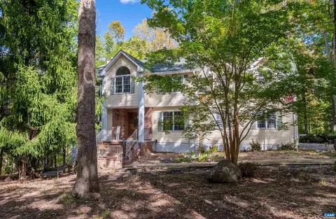 8 Bridlewood Dr, Palmyra, VA 22963